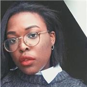 Étudiante en 2ème année de droit ayant obtenu un bac littéraire avec mention Bien (et la note de 20/20 en anglais ainsi qu'en littérature anglaise), j'ai pu notamment améliorer mon anglais grâce a mes nombreux voyages dans des pays anglophones (Angleterre